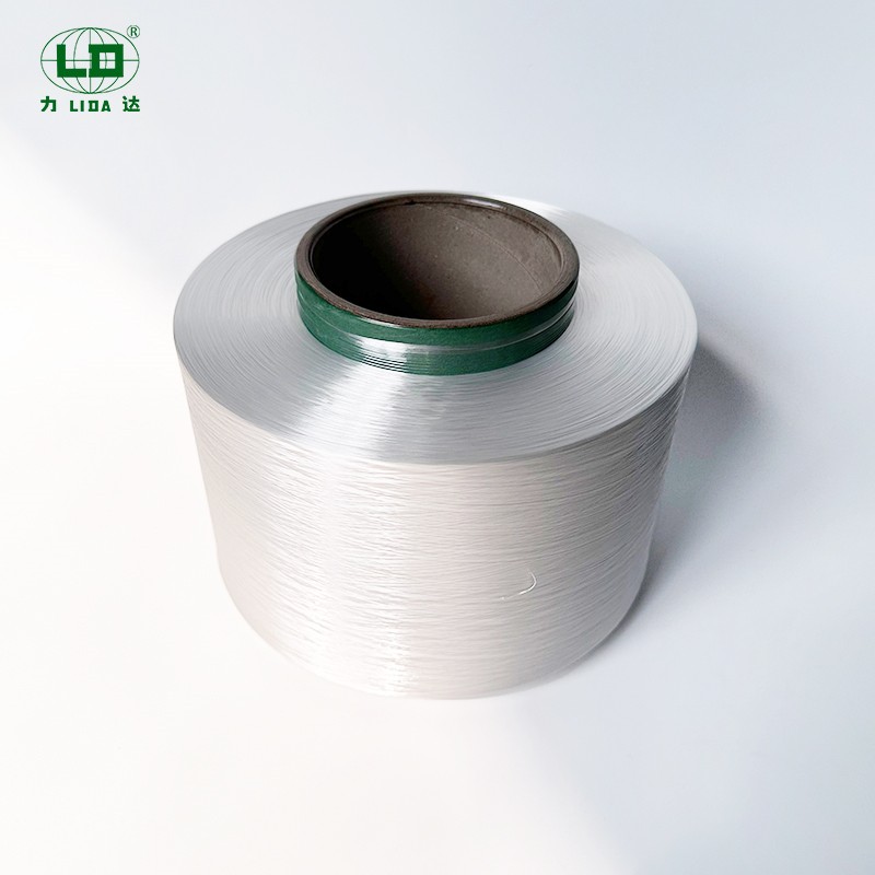 Anti-UV polyester drielobbig filament